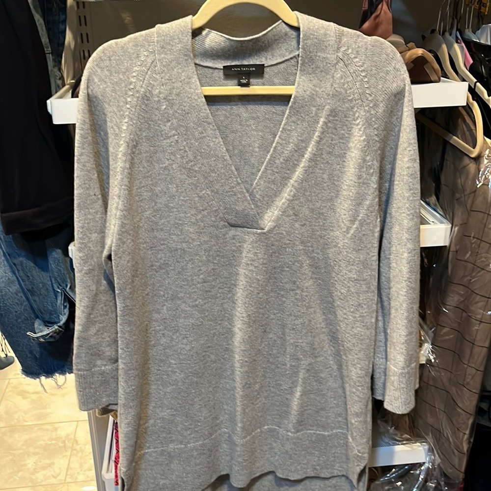 Ann Taylor - tunic sweater